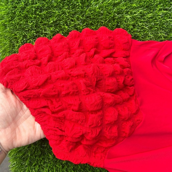 ESPRESSO Red Puff Sleeve Top size small - Picture 6 of 6